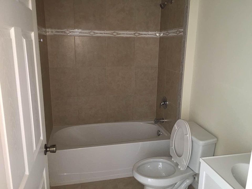 1st image of 920 SE 8th St