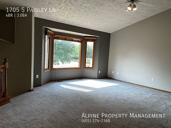 4th image of 1705 S Paisley Ln