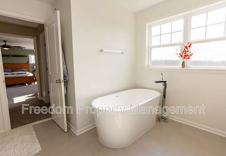 2425 Morgans Point Dr — Photo 31