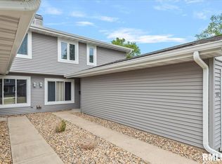 110 Brookside Pl, Springfield, IL 62704