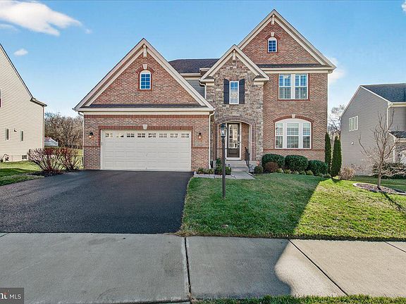 2nd image of 5487 Tallyn Ridge Dr