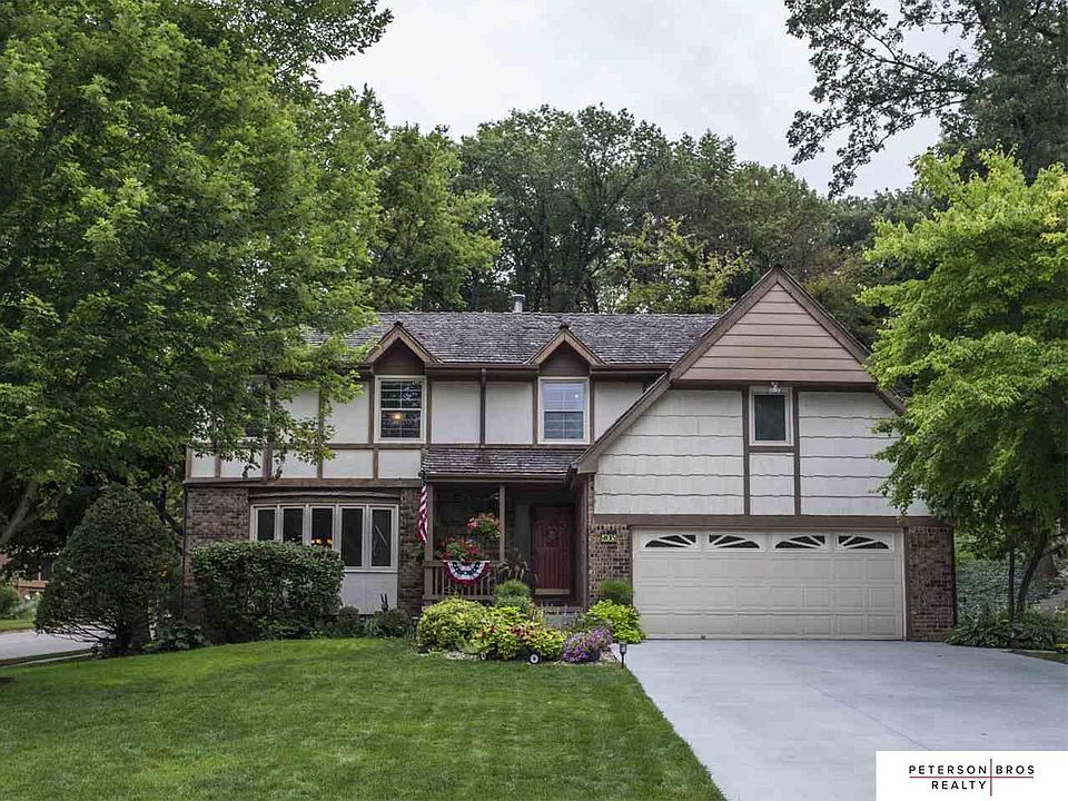 1st image of 905 Moore Dr