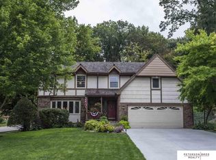 905 Moore Dr, Bellevue, NE 68005
