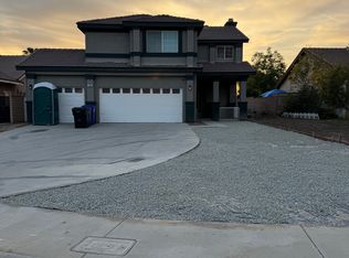 7592 Creighton Ct, Fontana, CA 92336