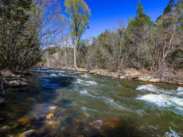 16 Brook Ln, Pecos, NM 87552