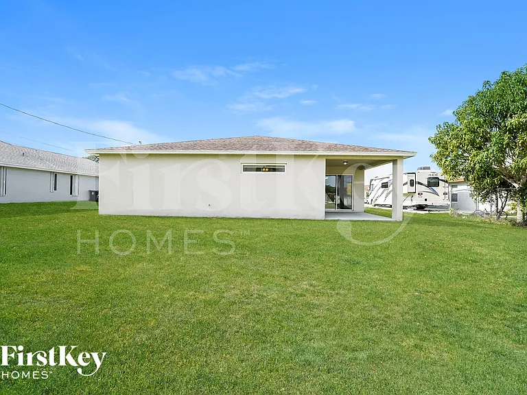 1481 SW Kamchatka Ave — Photo 18