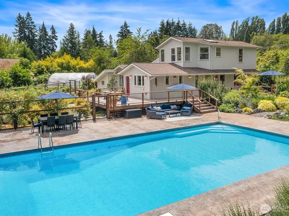 17424 107th Avenue SW, Vashon, WA 98070