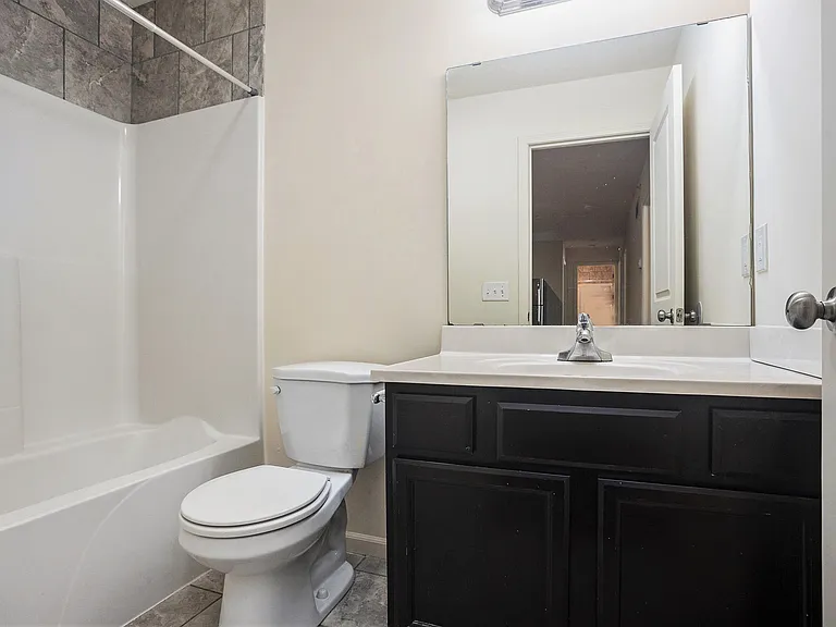 2625 Redwood Ave — Photo 10