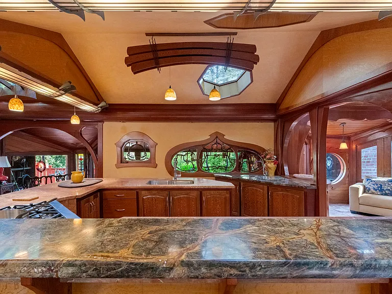 80 Murray Ave — Photo 16