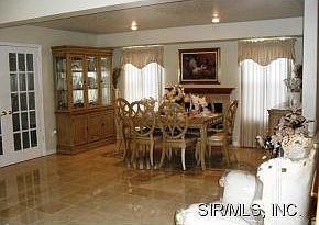 4th image of 70 Kelly Dr