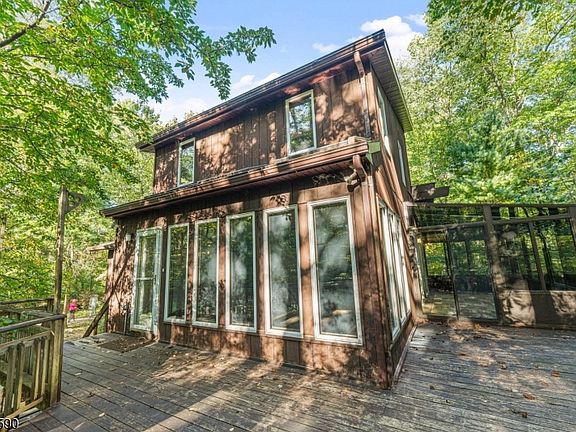 3rd image of 74 Stony Brook Rd