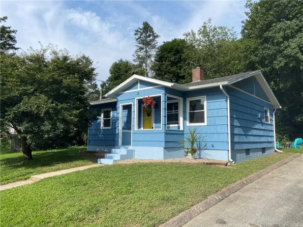 15 Woodside Street, Putnam, CT 06260