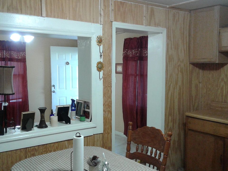2nd image of 98 Battle Rd
