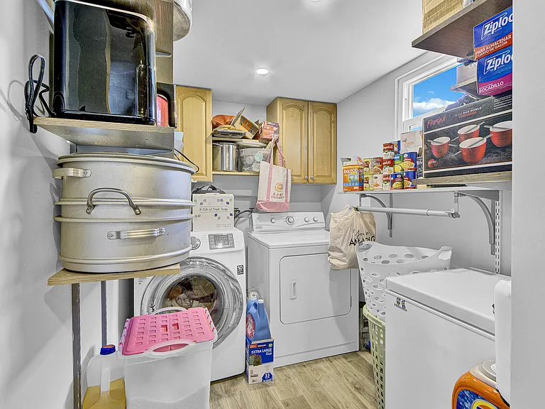 5893 Cassandra Ct — Photo 15