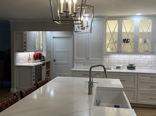 451 N Shore Dr, Springport, MI 49284