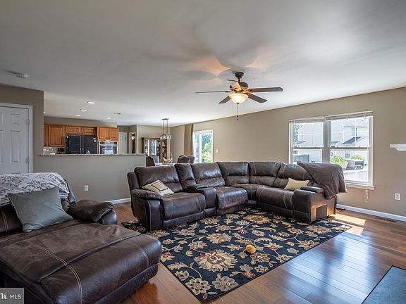 2nd image of 5901 Glen Eagles Dr