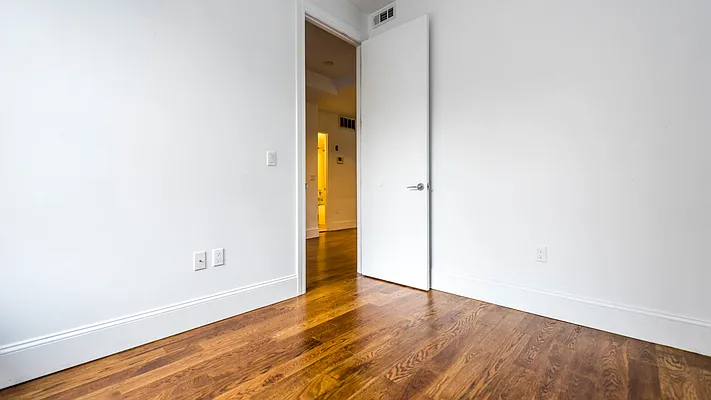 Rented by Nooklyn NYC LLC | media 55