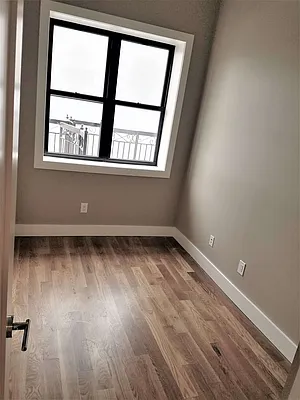 Rented by The Hamilton Group | media 21