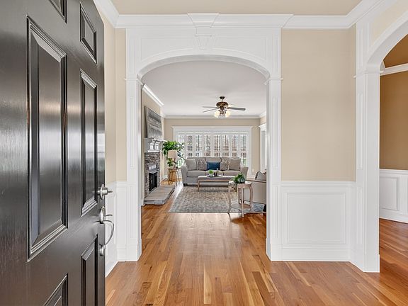 5th image of 2216 Red Mile Rd