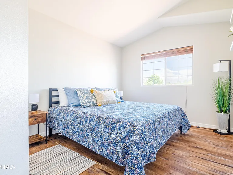 1431 E Century Ave — Photo 16