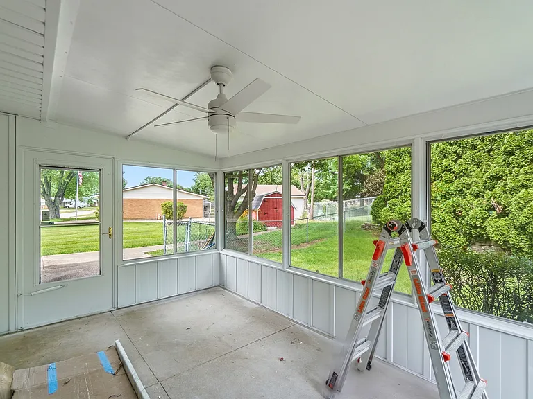 3920 Pobst Dr — Photo 24