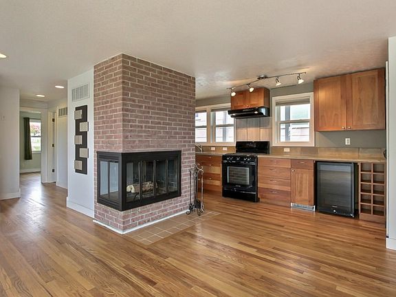 3rd image of 2711 N Starr St