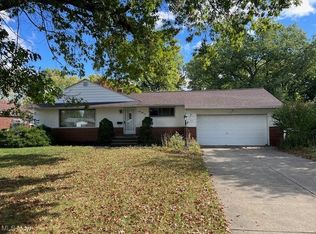 853 Stanwell Dr, Highland Heights, OH 44143
