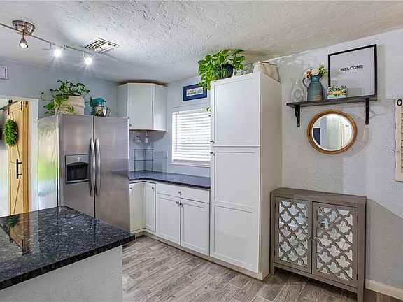 5th image of 4724 W Knights Ave