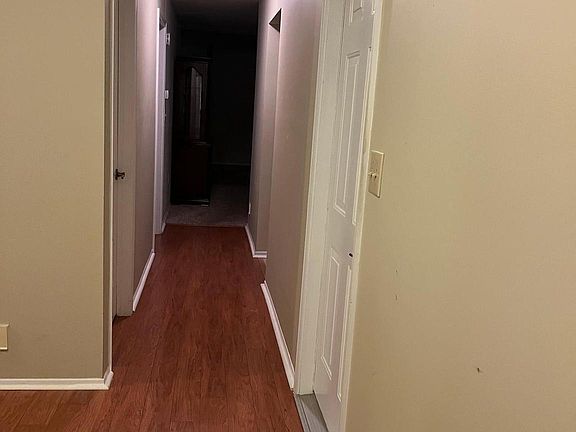 4th image of 51 Horseshoe Ln N