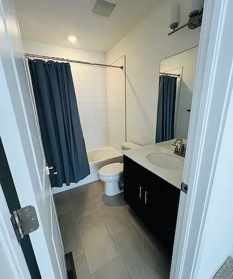334 N Geneva St — Photo 15