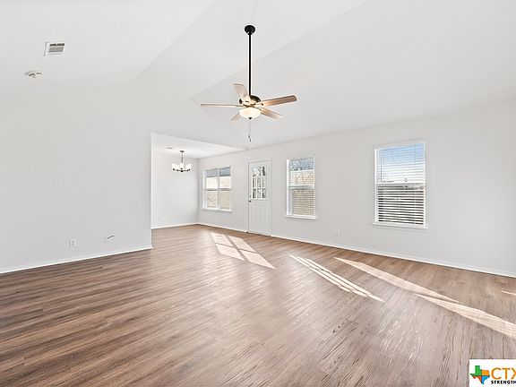 3rd image of 3606 Crescent Dr