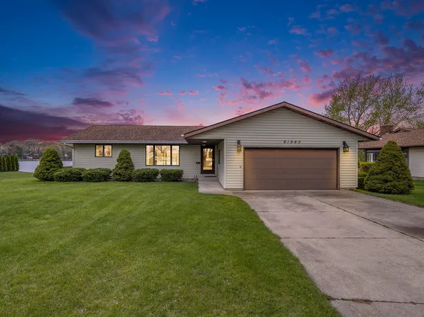 61980 Bayshore Dr, Sturgis, MI 49091