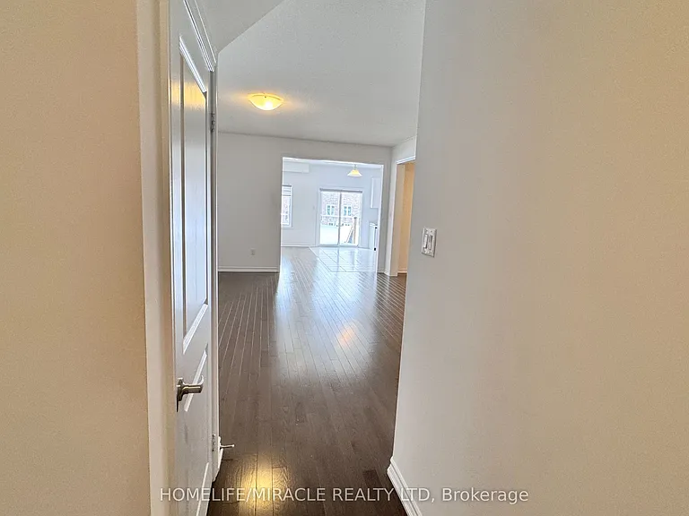 166 Seeley Ave — Photo 10