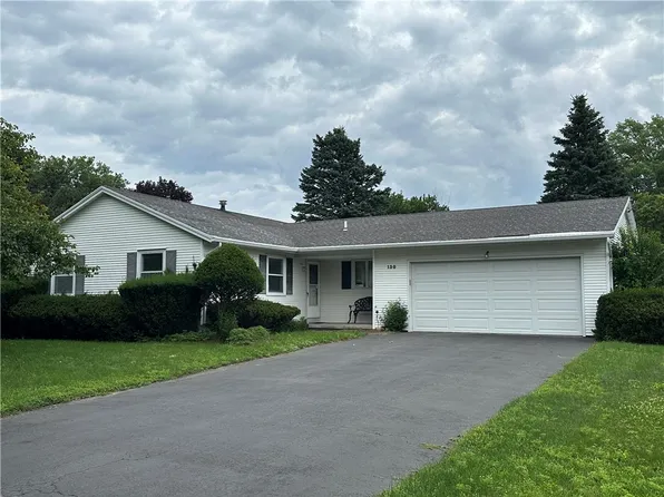 130 N Ridgelawn Dr, Rochester, NY 14617