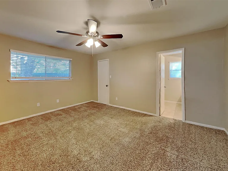 3202 Vandyke Dr — Photo 8