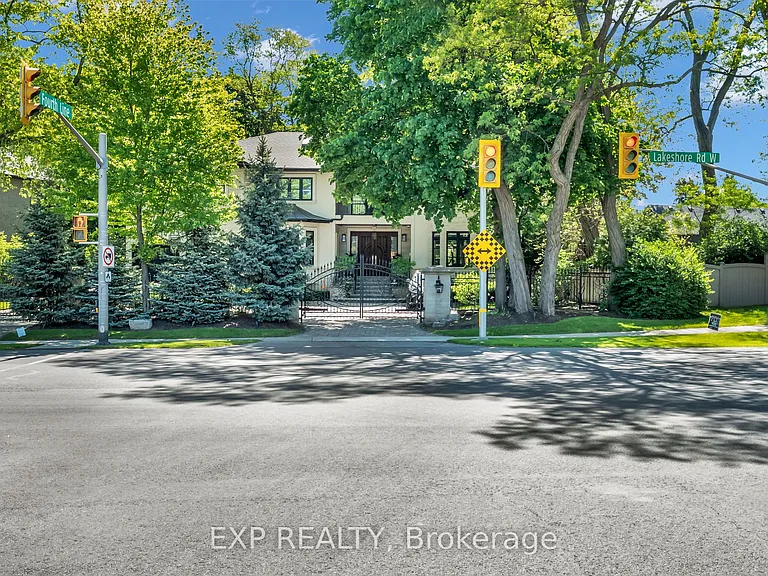 606 Lakeshore Rd W — Photo 41