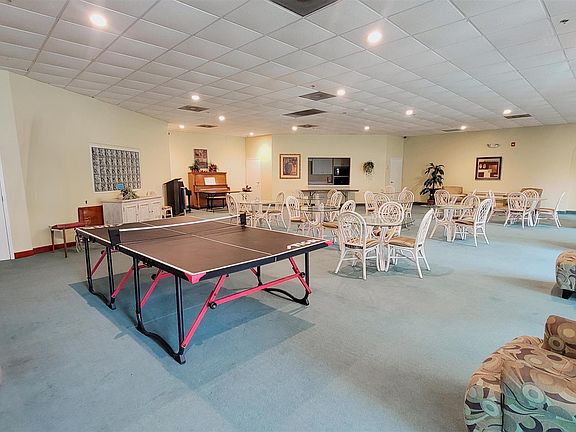 3rd image of 224 E Garden St APT 432