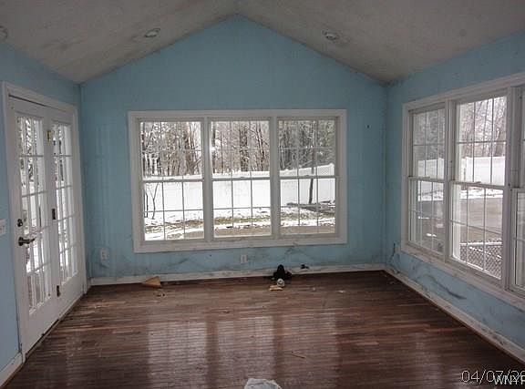 3rd image of 5572 Pine Loch Ln