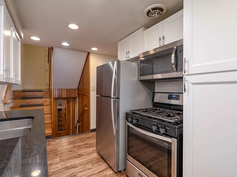 77 W Northwood Ave — Photo 11