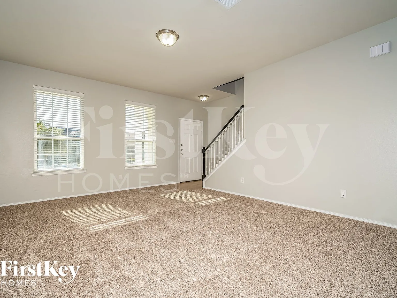 3 bed, 2.5 bath, 2354 sqft, $2,605 — Photo 3