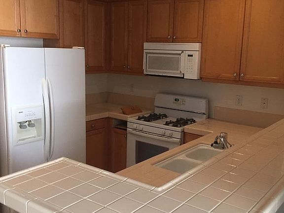3rd image of 27242 Riverview Ln