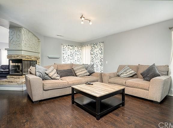 2nd image of 31047 Larchwood St