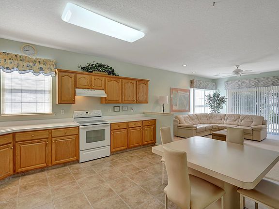 3rd image of 6 Evergreen Springs Dr