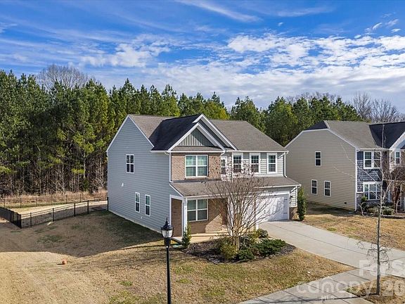 3rd image of 16056 Hammersmith Farm Dr