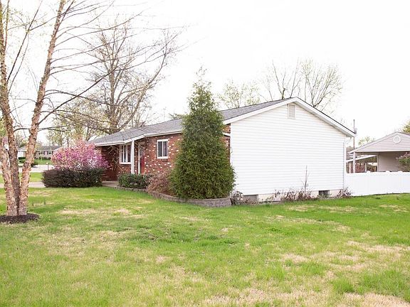 2nd image of 12084 Colonial Dr