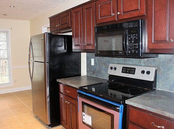 5th image of 7 White Pine Way