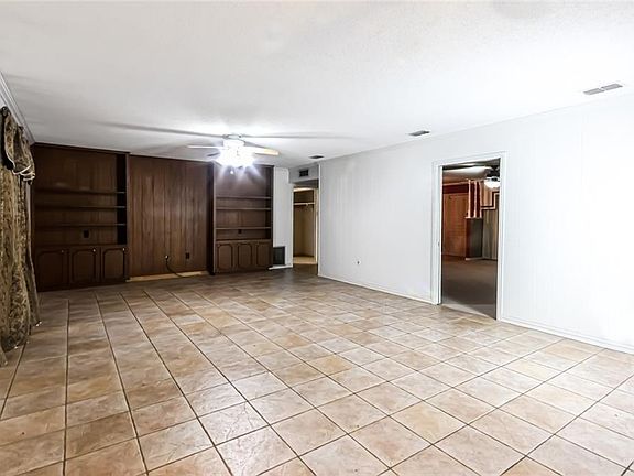 4th image of 1818 Ann St