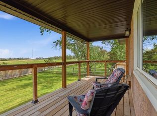34 E Oak Ave, Okotoks, AB T1S 1K6