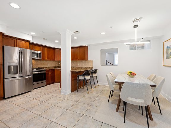 3rd image of 209 Palisade Ave APT 1