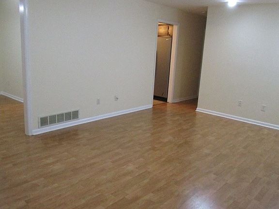 3rd image of 3211 Martha Dr